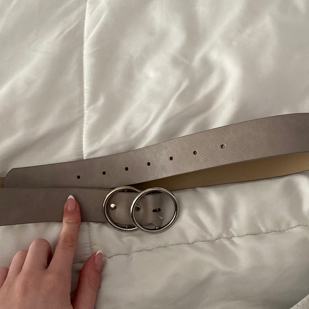 NWOT Gray and silver Belt